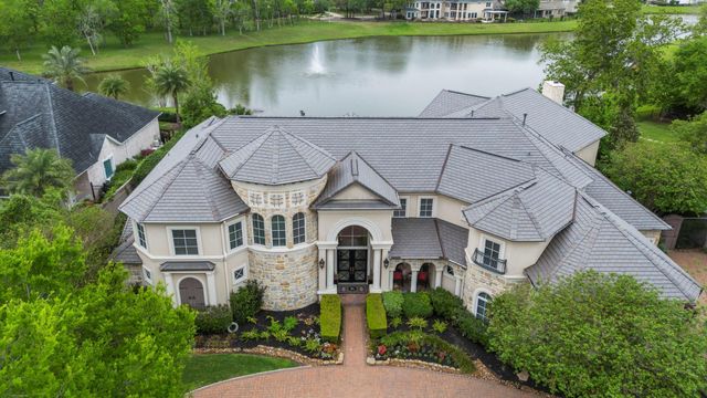 9 Waters Lake Blvd — Sienna