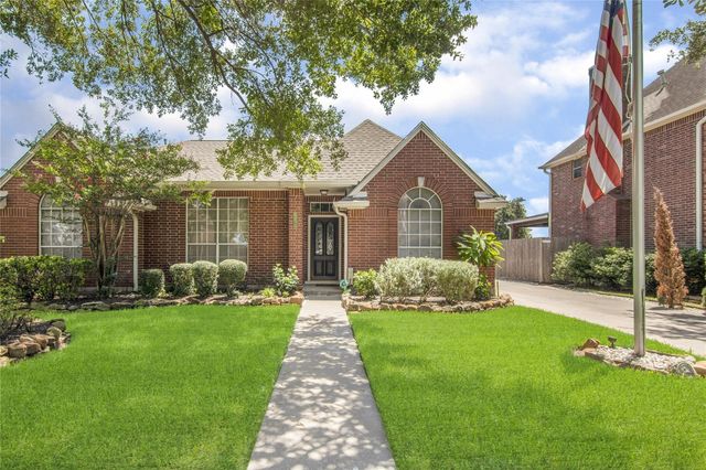 3305 Greenwood Pl — Greenwood Place