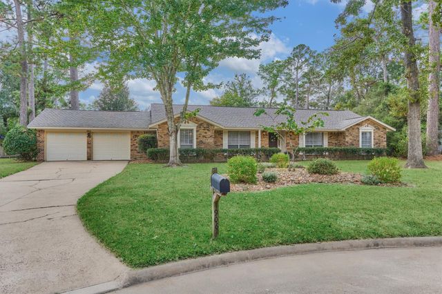1906 Maple Lakes Dr — Trailwood Village