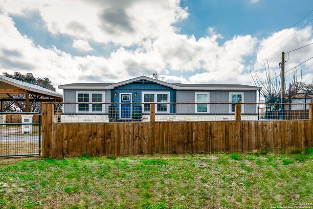 602 E Hunt St — PLEASANTON-ORIGINAL