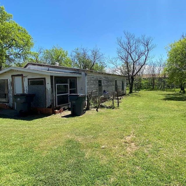 307 Jalonick St — Kemp