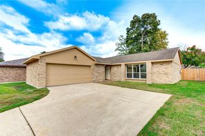 328 Meadow Wood Ct — Meadow Bend 2