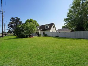 2503 Pansy St — Golden Acres Sec 01