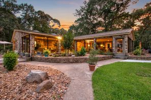 22827 Edward Ln — Brown Sol