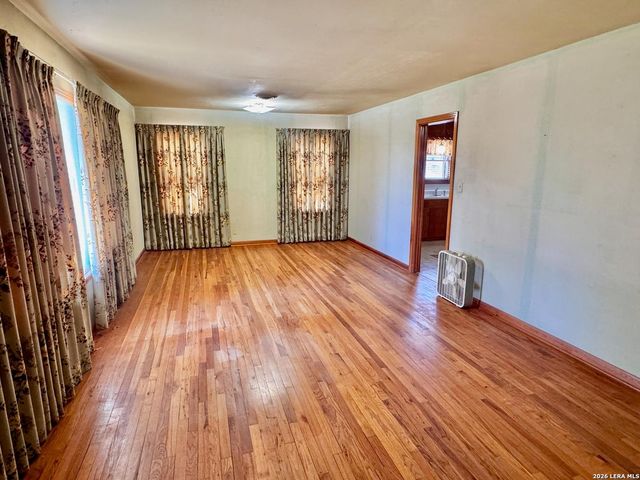 212 Patrick — Oaklawn
