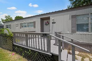 1202 Willow Ln — Safari Mobile Hm Park Sub South