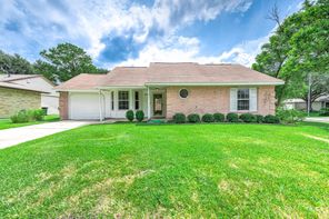 915 W Primrose Meadows Cir — Countryplace Sec 1