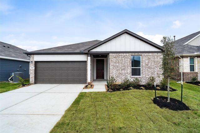 18218 Spruce Cottage Dr — Oakwood Preserve