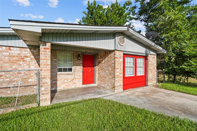206 S Texas St — Armstrong T D Ext