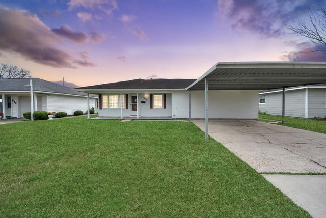 900 S Circle Dr — Lawndell Sec 04