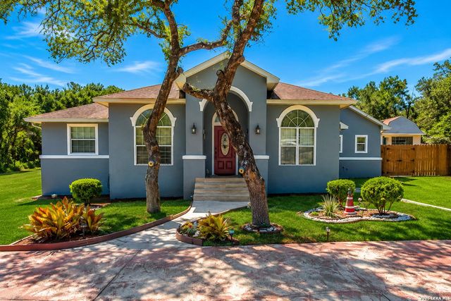7061 DEVONSHIRE — WHISPERING HILLS