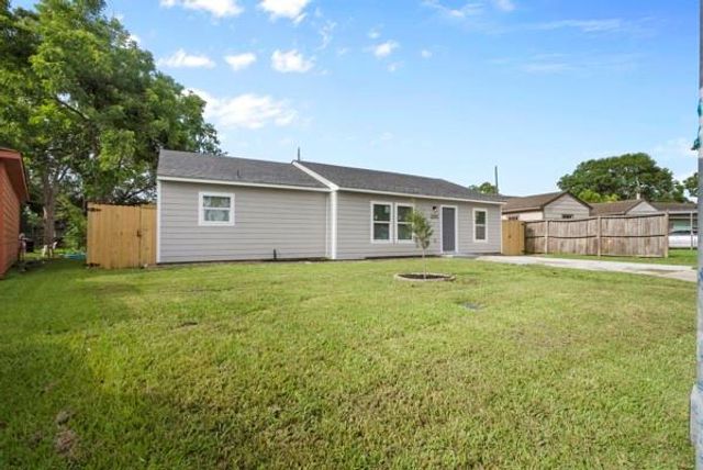 2202 Garvey Dr — Red Bluff Terrace Sec 02