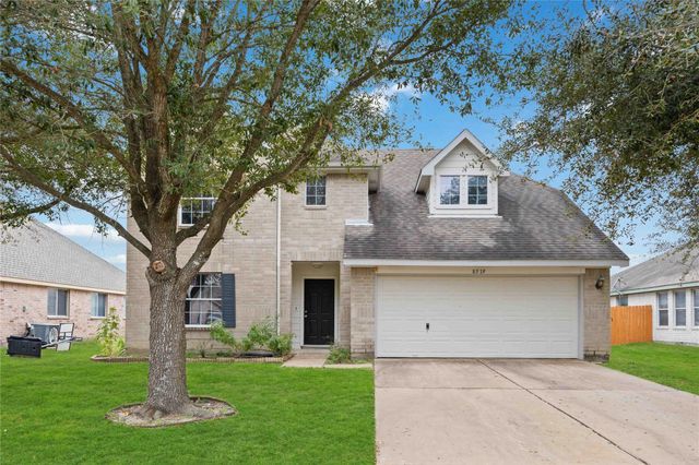 8519 Windy Thicket Ln — Lone Oak Village