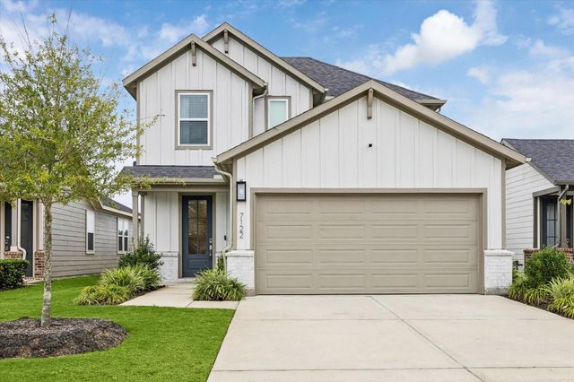 7122 Clearwater Cove Dr — Mason Wood
