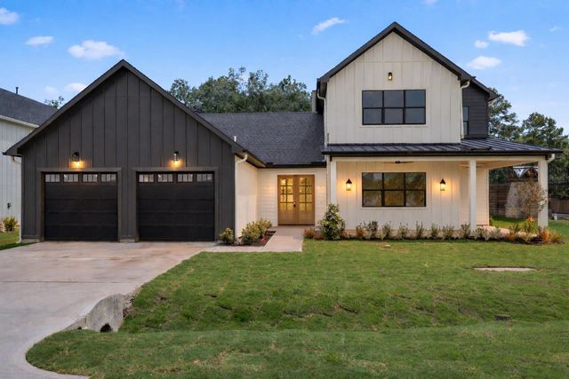 8707 Water Oak Drive — Oakview Farms