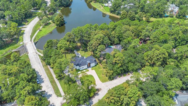 1 E Wedgewood Gln — Wdlnds Village Panther Ck 11