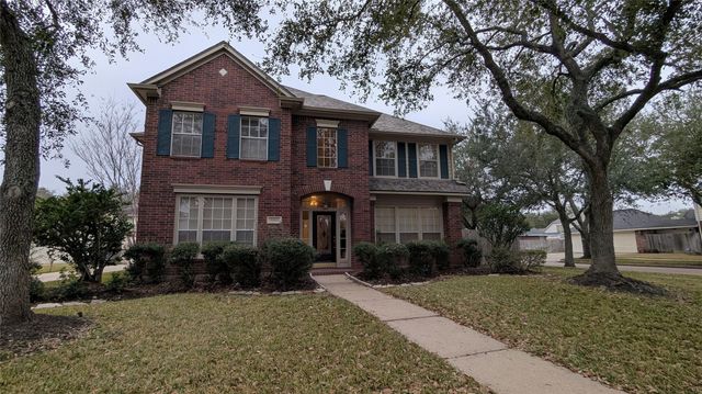 1902 Pepper Tree Ct — The Lakes Sec 3