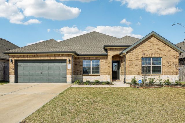 723 Westwood Dr — Westwood