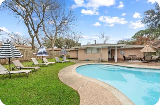 716 San Jacinto Ave — Mainland Park