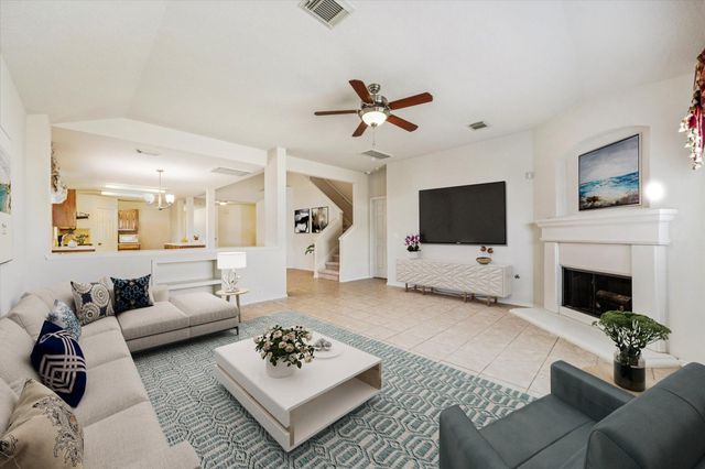 15018 Sugar Peak Dr — Sugar Grove