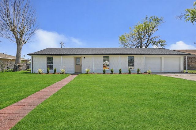 715 Pamela Dr — Glen Arbor Sec 03