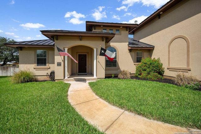 1626 Clover Ridge — JAMESTOWN II