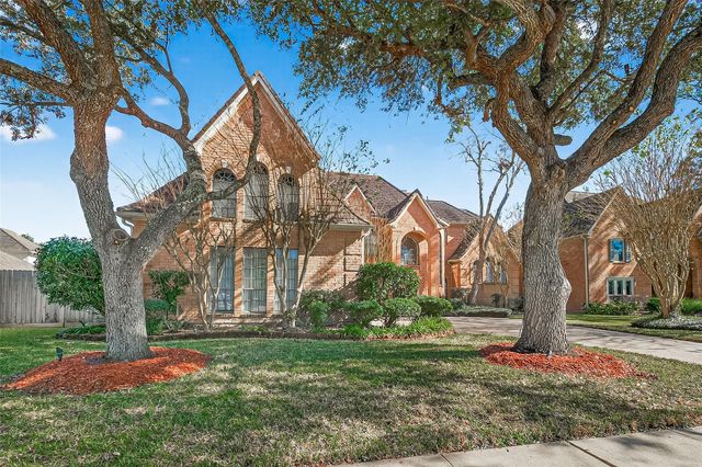 2203 Gleneagles Dr — South Shore Harbour