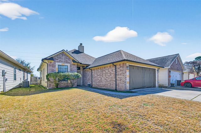 118 Snug Harbor Dr — April Sound 09
