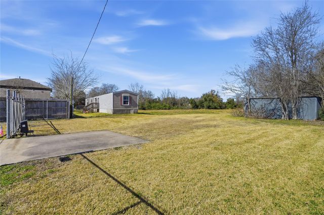 801 Genoa Red Bluff Rd — Ross J O