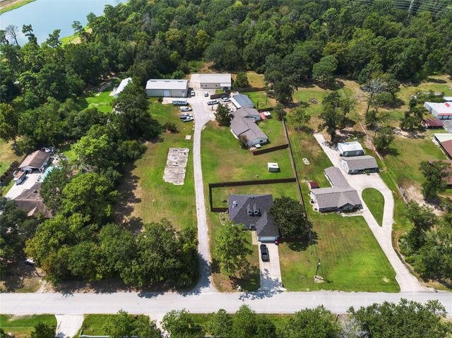 22831 Fritz Ln — REAVES