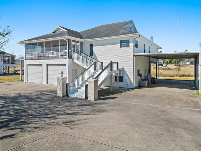 1306 Spring Branch Dr — Spring Branch Estate