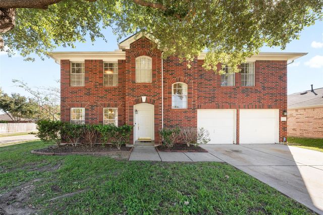 17103 Canterbury Green Ct — Summerfield