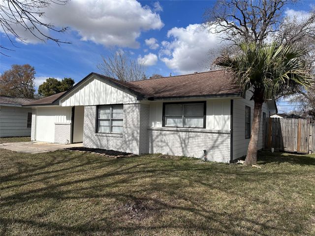 602 Harold Ln — Glen Arbor Sec 02