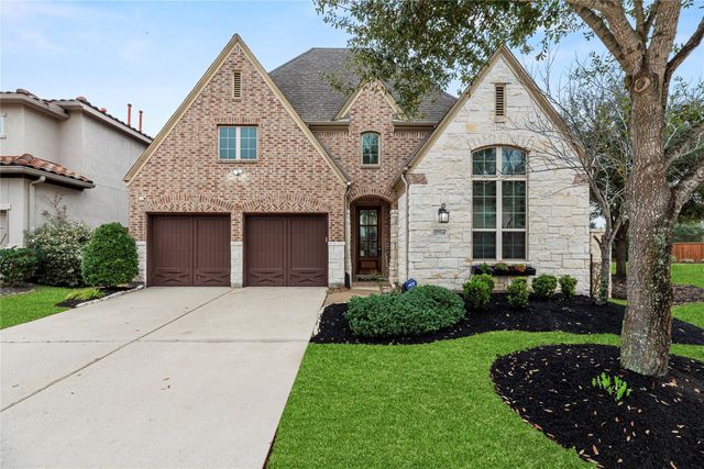 17719 Olde Oaks Estate Ct — Towne Lake
