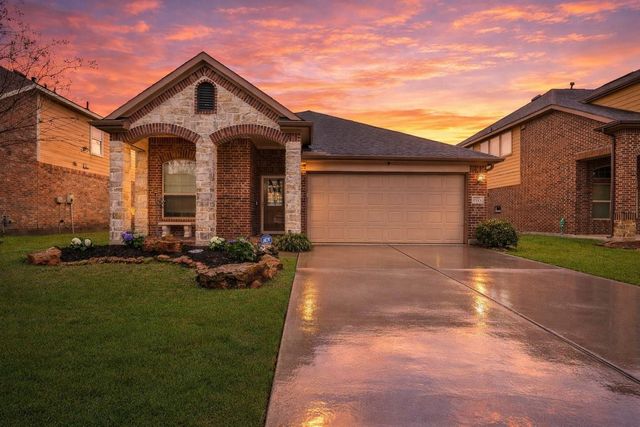 6715 Hunters Trace Ln — Hunters Crk Sec 1
