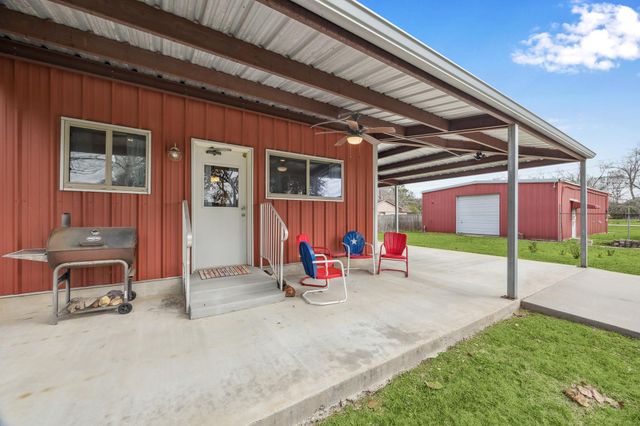 2636 Lily St — Golden Acres