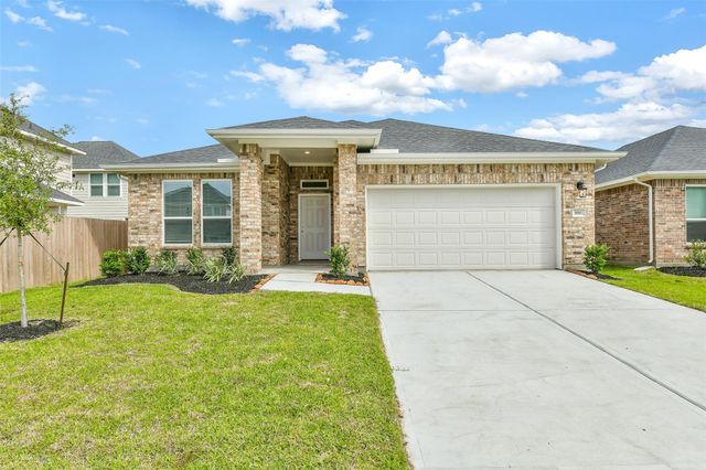 3011 King Oak St — King Oaks Village