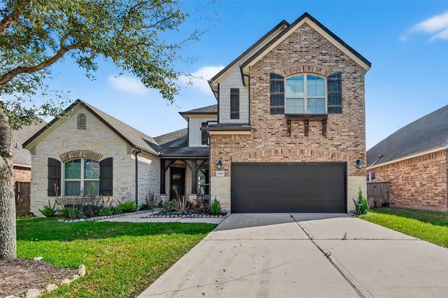 2603 Sunshade Ct — Pearland Lakes