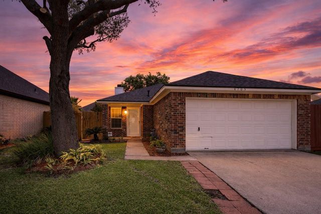 4705 Meadowood Dr — Quail Hollow