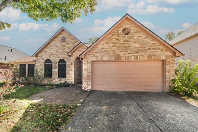 7714 Broken Arrow St — Meadow Lake Sec 04