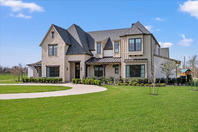 9730 Thompson Lake Dr — Sienna Point Sec 3