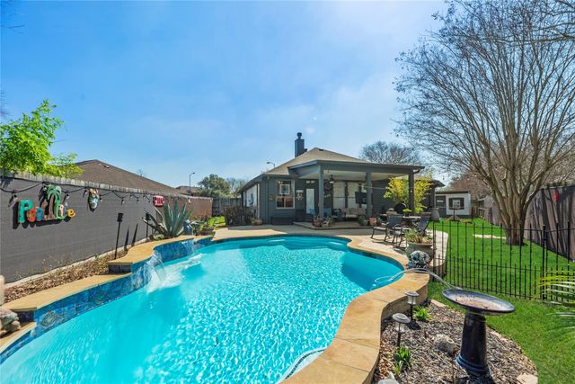 16806 Needle Ridge Ct — Summerfield