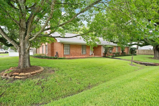 303 S Jackson St — Alvin 1 Alvin
