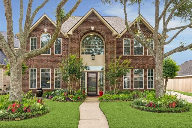 3023 Rothbury Dr — Lakepointe Sec 1 At Silverlake