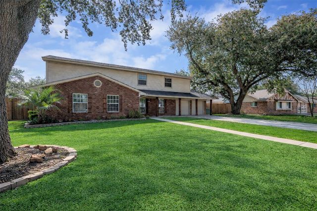 5007 Inverness Dr — Country Club Oaks Sec 02
