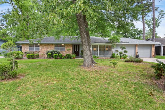 1301 Plantation Dr — Plantation Oaks