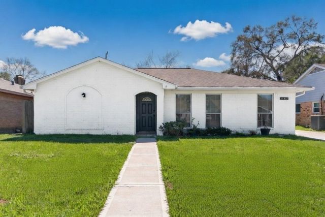 11623 Rowan Ln — Bellaire West Sec 01