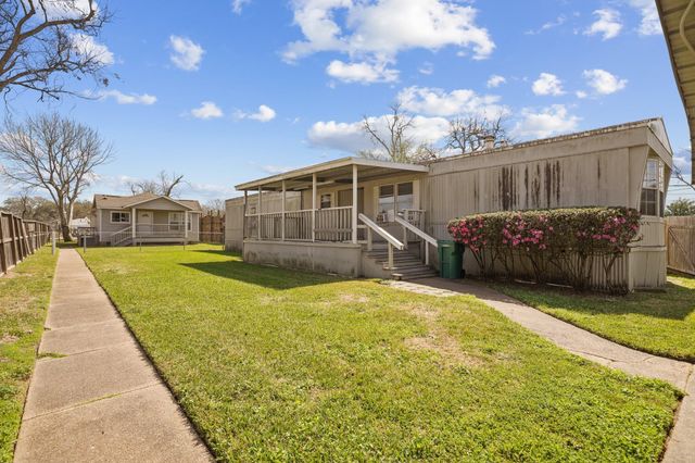 2611 1/2 Violet St — Golden Acres Sec 01
