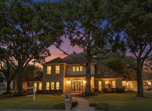 18326 Lake Oaks Dr — Cypresswood