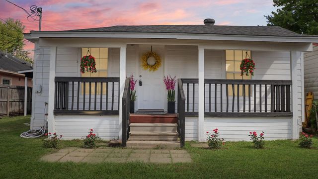 2701 Almendares Ave — Satsuma El Porvenir Sec 02
